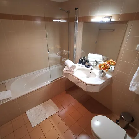 Seaside Escape - 3 Bedroom Sleeps 6 Apartment *