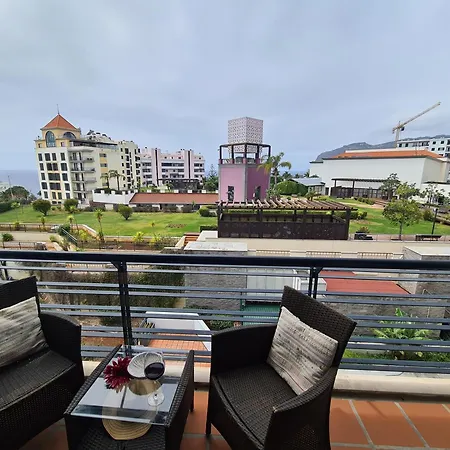 Seaside Escape - 3 Bedroom Sleeps 6 Funchal (Madeira)