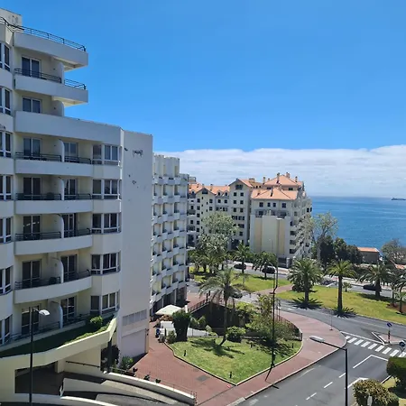 Seaside Escape - 3 Bedroom Sleeps 6 Funchal (Madeira)